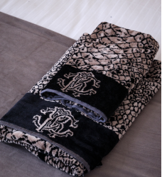 Set of 2 towels Pitone Roberto Cavalli