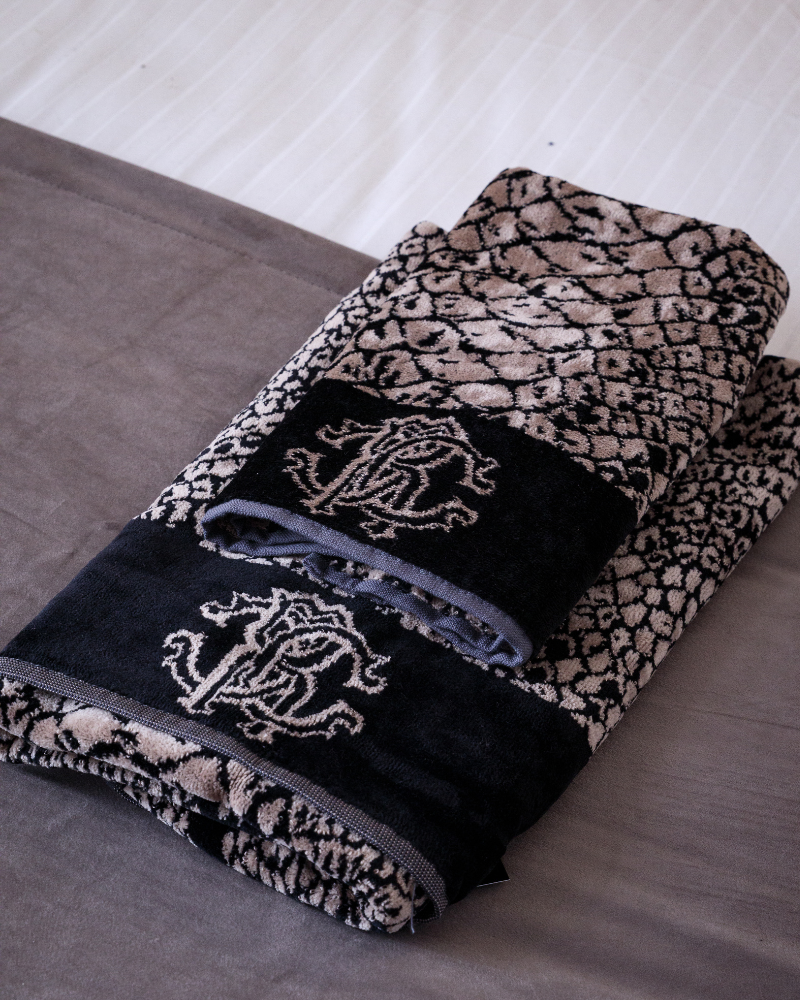 Set of 2 towels Pitone Roberto Cavalli