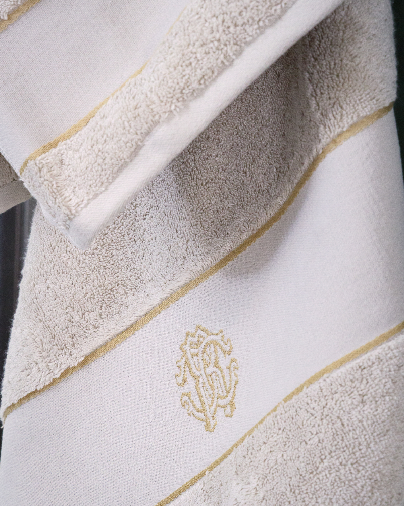 Set of towels 2 pcs. Gold New Roberto Cavalli
