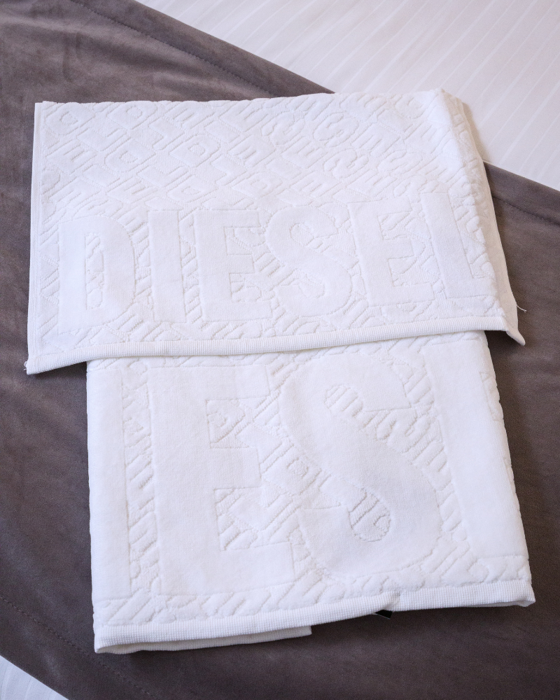 Set of 2 towels 3D Logo Diesel